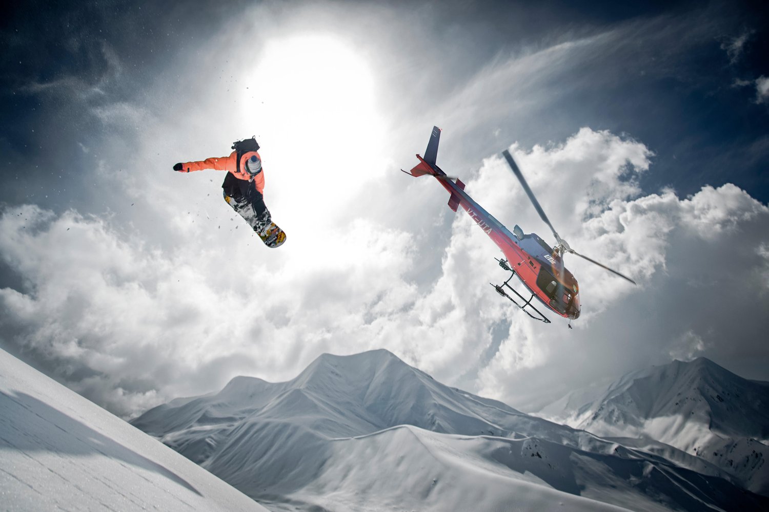 snowboardeur elias elhardt dans kashmir calling à gulmarg en inde